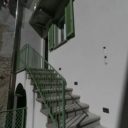 Mamma Ciccia - Modern In The Historic Centre Mandello del Lario