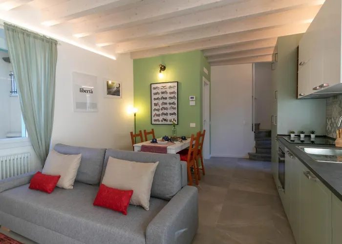 Lejlighed Mamma Ciccia - Modern In The Historic Centre Mandello del Lario