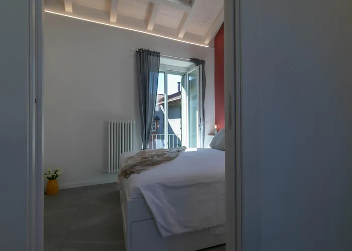 Mamma Ciccia - Modern In The Historic Centre * Mandello del Lario